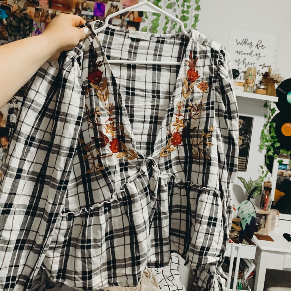 black and white floral blouse
